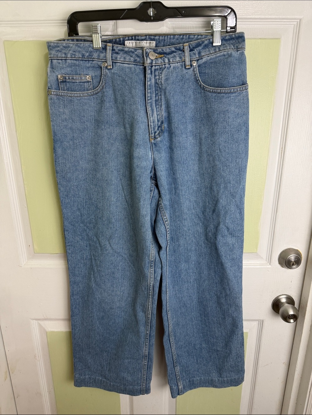 (2418) Geoffrey Beene SportLight Blue Relaxed Fit Women’s  Jeans, Size: 12
